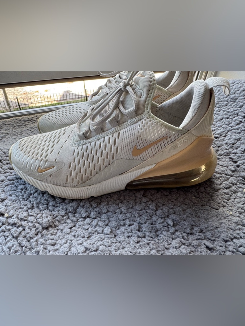 Nike Air Max 270 in Light Beige